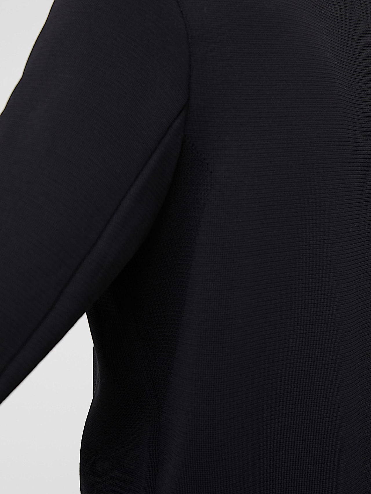 AlphaTauri | FANOA V1.Y8.01 | Veste en maille performance in Noir for Homme