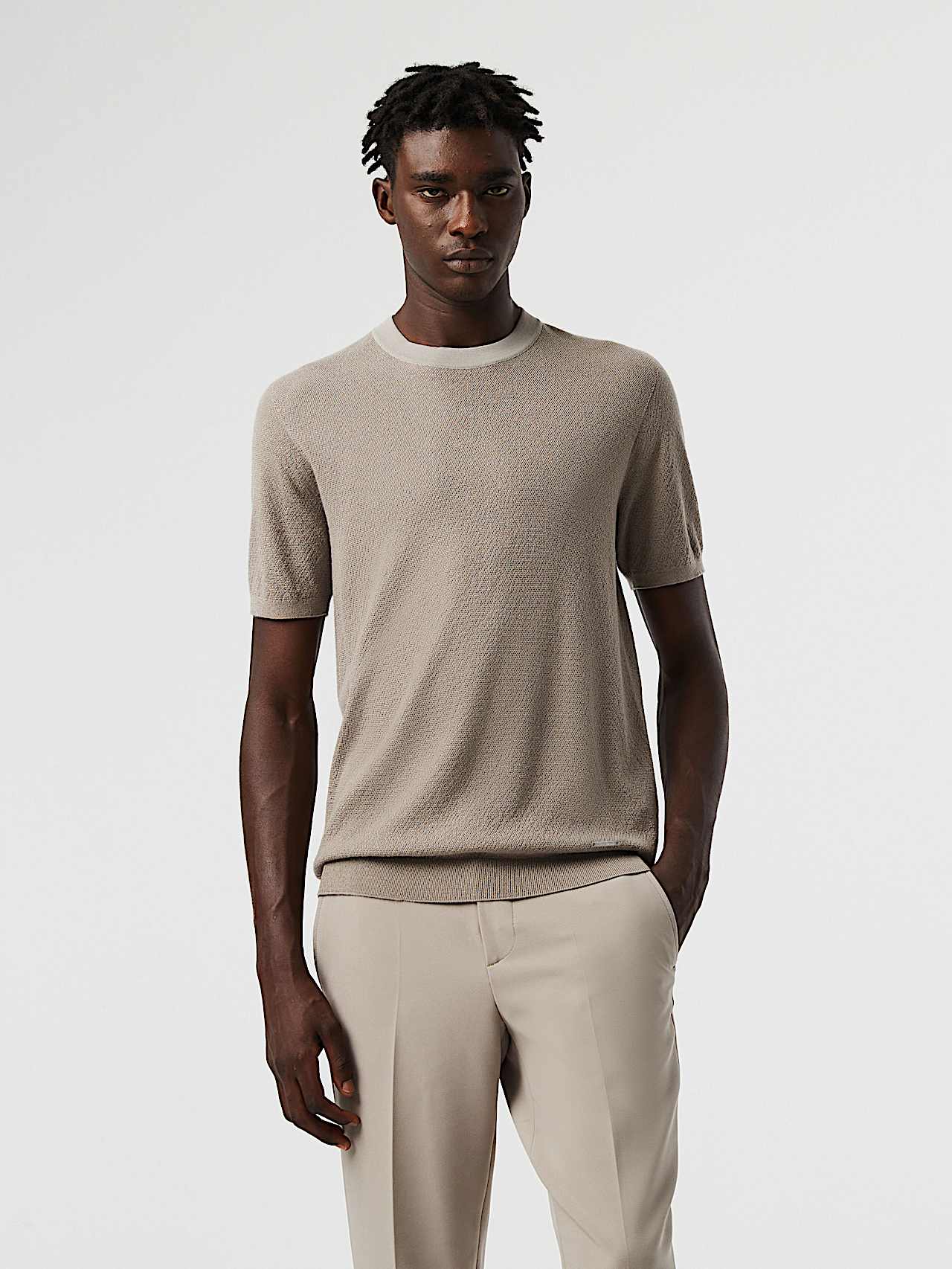 AlphaTauri | FECAS V2.Y8.01 | Seamless 3D Knit Cashmere-Coolmax® T-Shirt in Taupe / Brown for Men