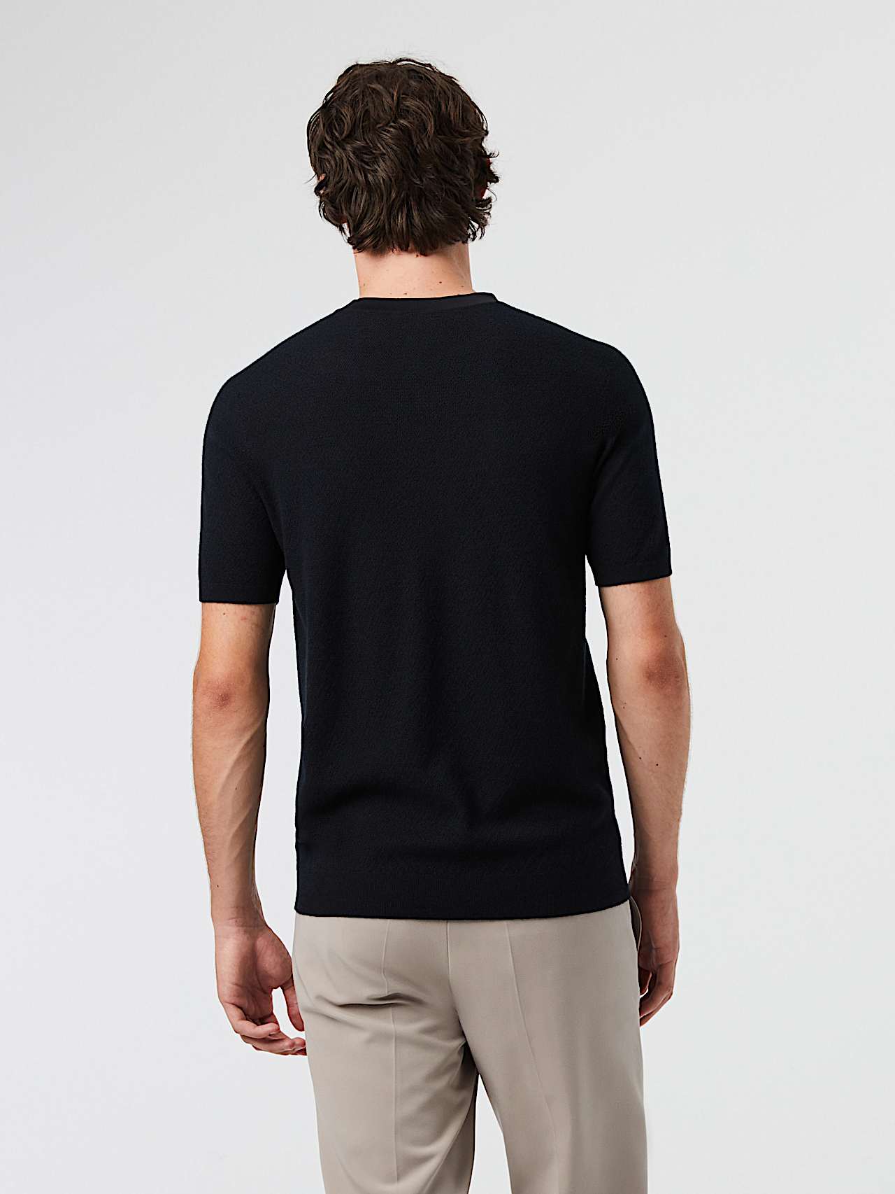 AlphaTauri | FECAS V2.Y8.01 | Nahtloses 3D-Strick-T-Shirt aus Kaschmir und Coolmax® in Schwarz für Herren