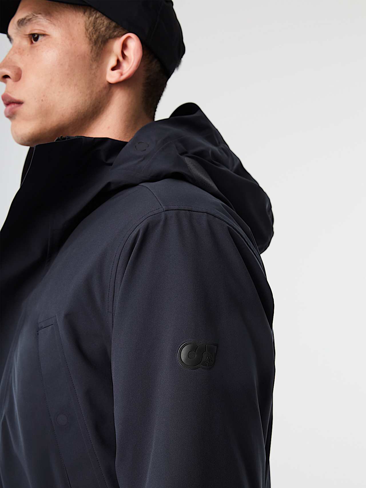 AlphaTauri | KOOV V10.Y7.02 | Parka pliable déperlante emblématique en Taurobran® in Bleu Marine for Homme