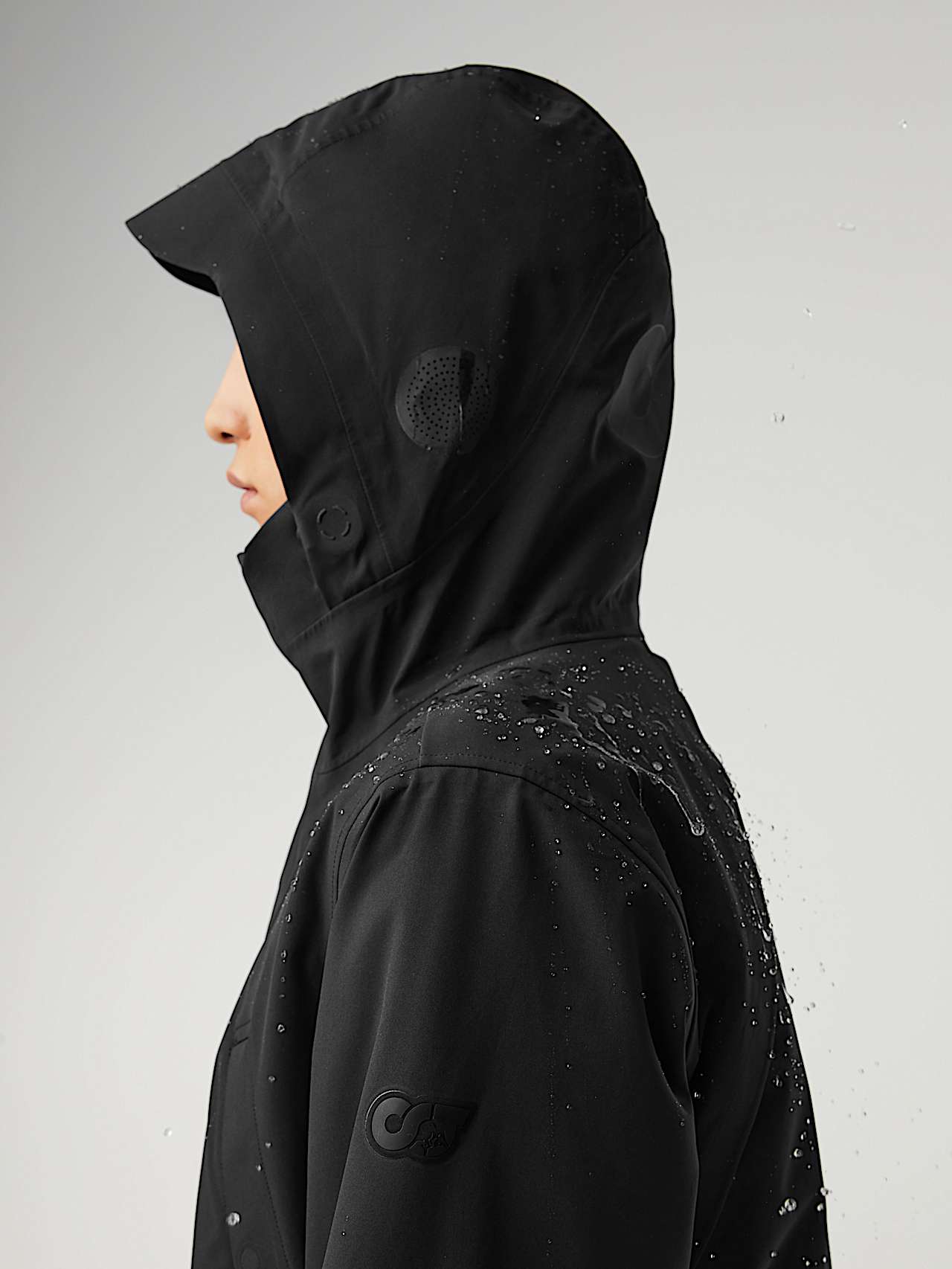 AlphaTauri | KOOV V10.Y7.02 | Parka pliable déperlante emblématique en Taurobran® in Noir for Homme
