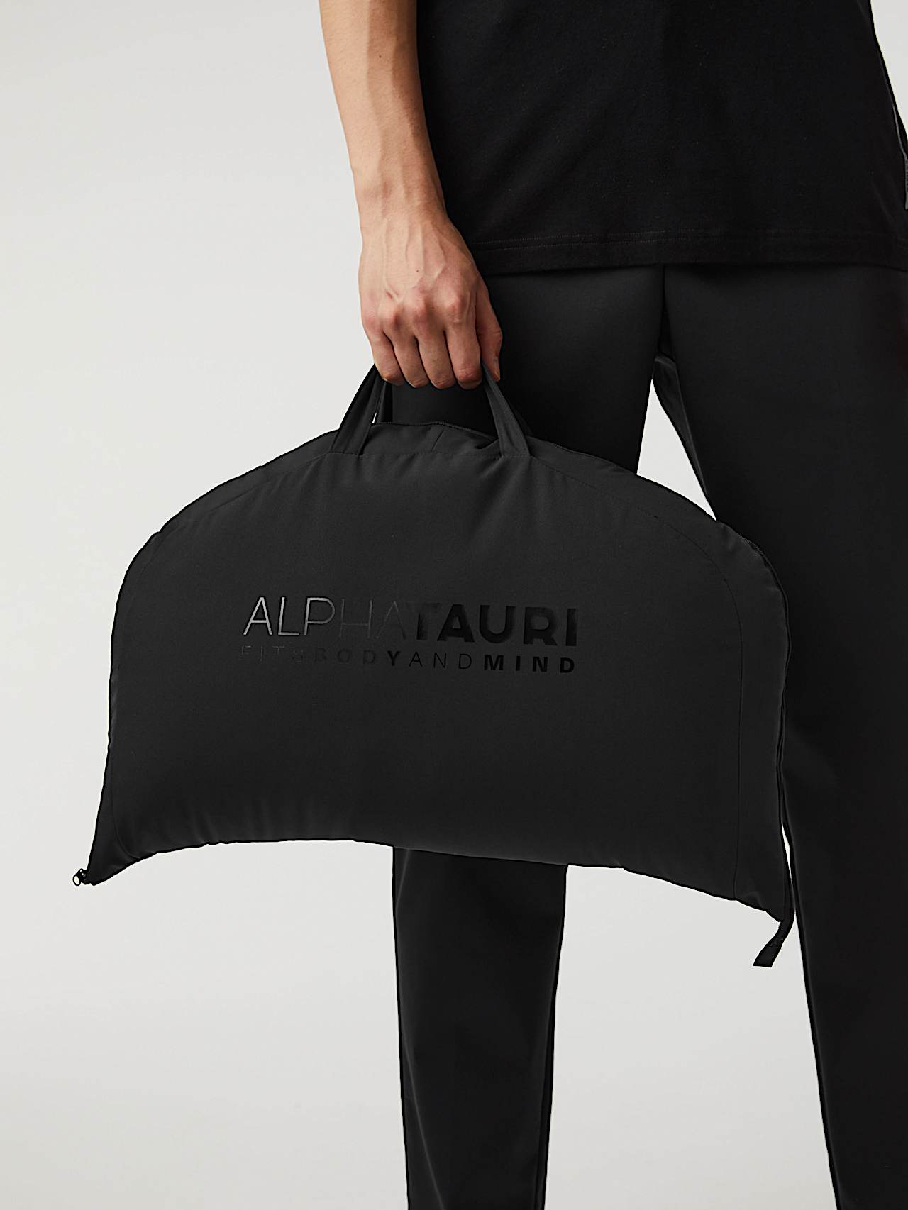 AlphaTauri | KOOV V10.Y7.02 | Parka ripiegabile iconico in Taurobran® impermeabile in Nero for Uomo