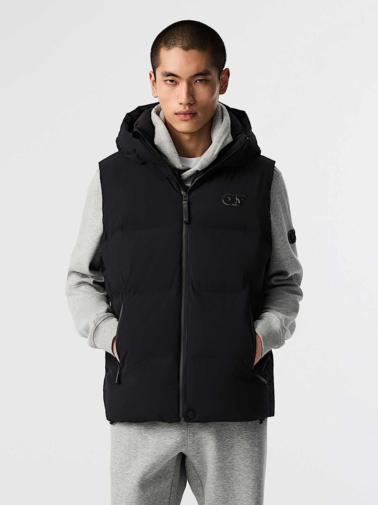 AlphaTauri | OCOAV V1.Y8.02 | Gilet doudoune matelassé en duvet in Noir for Homme