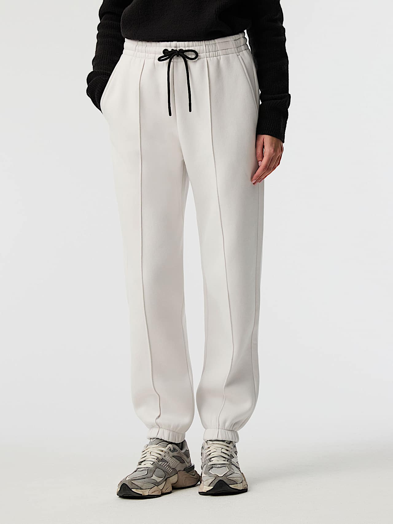 AlphaTauri | PERA V1.Y8.02 | Pantaloni della tuta con logo esclusivo in Bianco for Donna