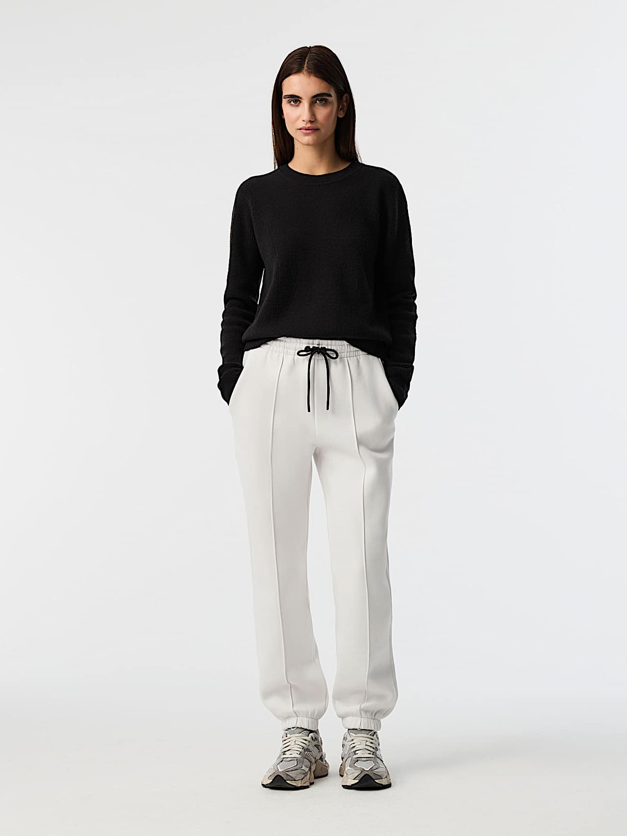 AlphaTauri | PERA V1.Y8.02 | Sweatpants mit charakteristischem Logo in Cremeweiß für Damen