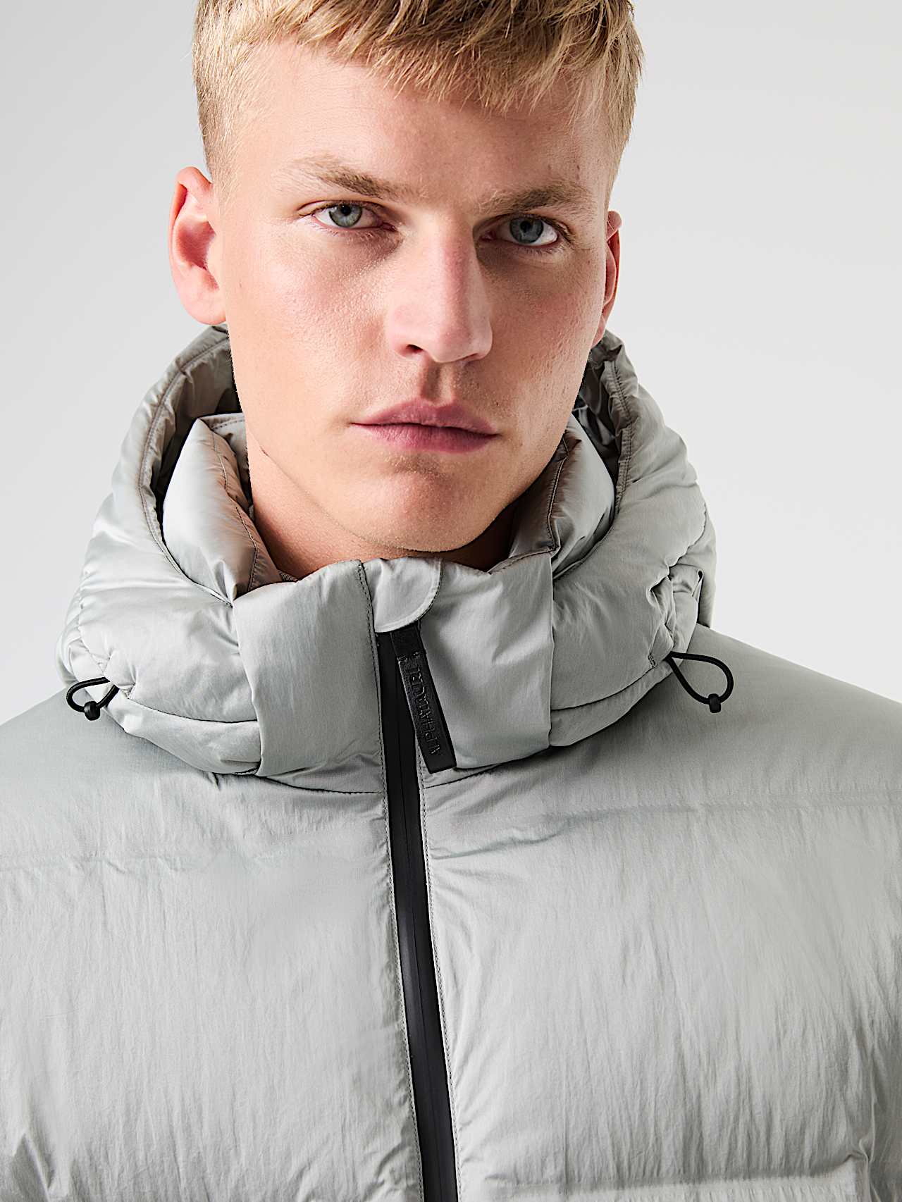 AlphaTauri | OTIS V1.Y9.02 | Wattierte Daunen-Steppjacke in Silver für Herren