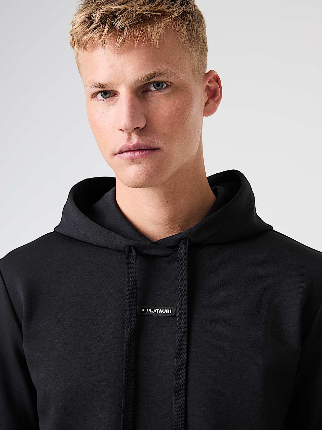 AlphaTauri | SKY V1.Y9.02 | Interlock-Hoodie im Relaxed Fit in Black für Herren
