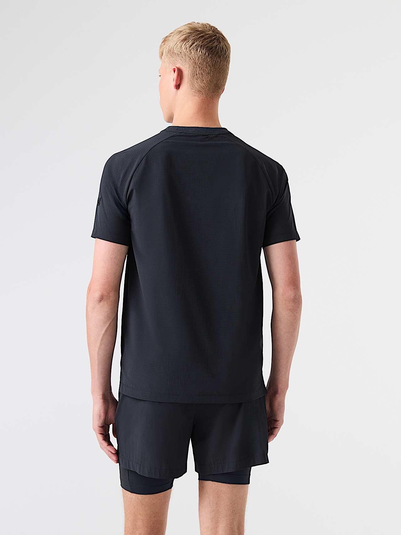 AlphaTauri | SUNO V1.Y9.02 | T-shirt sportiva tecnica in Black for Uomo