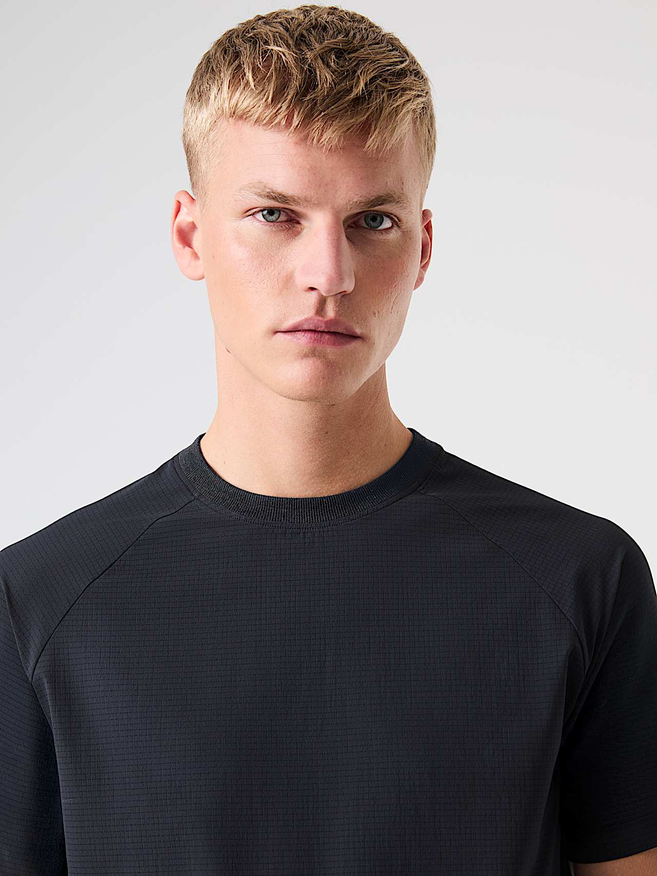 AlphaTauri | SUNO V1.Y9.02 | Technisches Sport-T-Shirt in Black für Herren