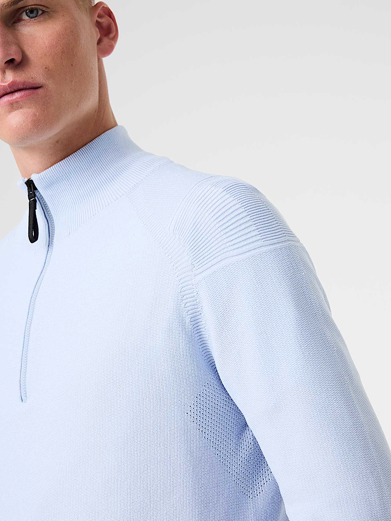 AlphaTauri | FROST V1.Y9.02 | Seamless 3D Knit Half-Zip Sweater in Sky Blue for Men