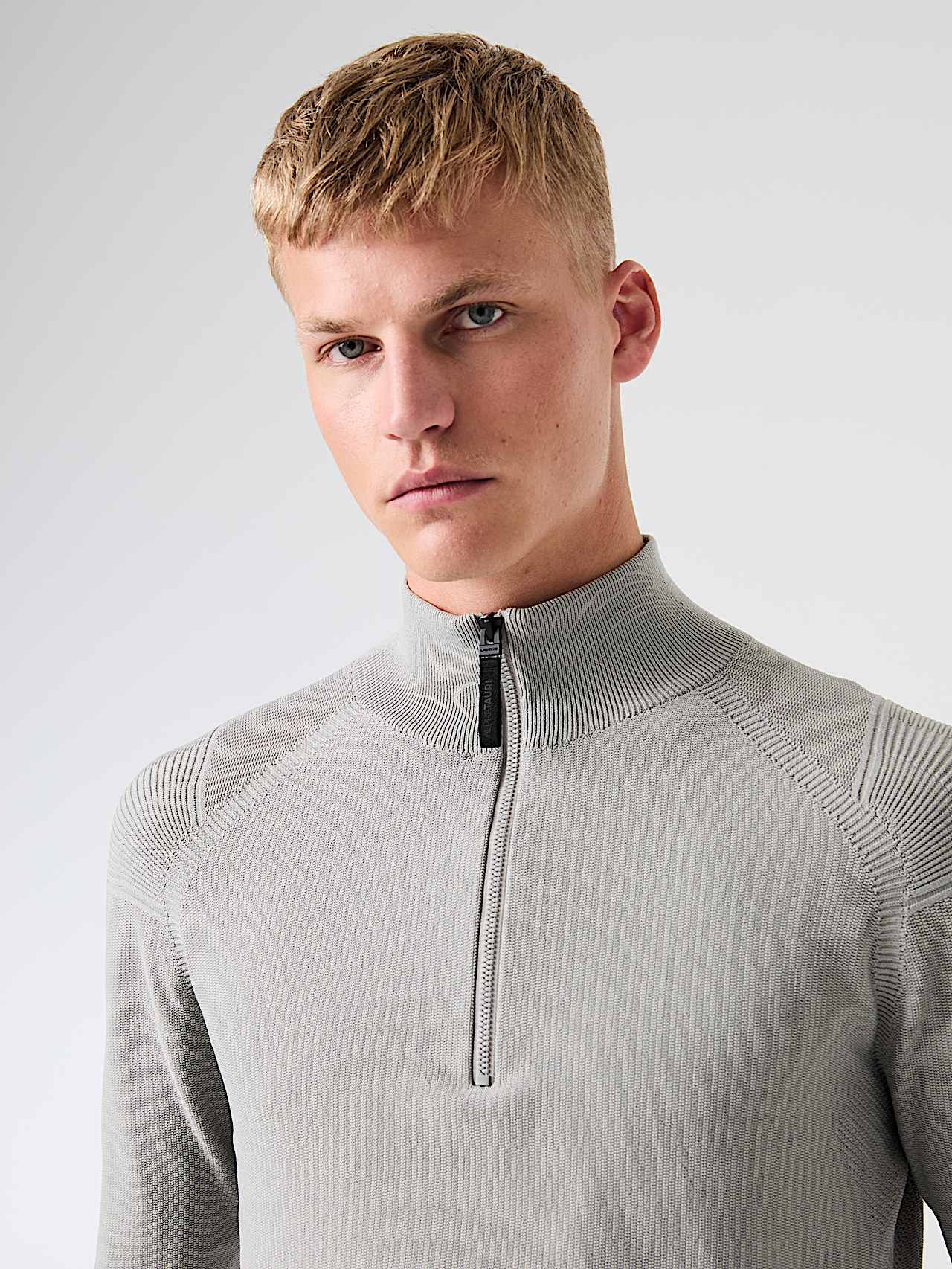 AlphaTauri | FROST V1.Y9.02 | Maglione in maglia 3D con mezza cerniera senza cuciture in Neutral Grey for Uomo