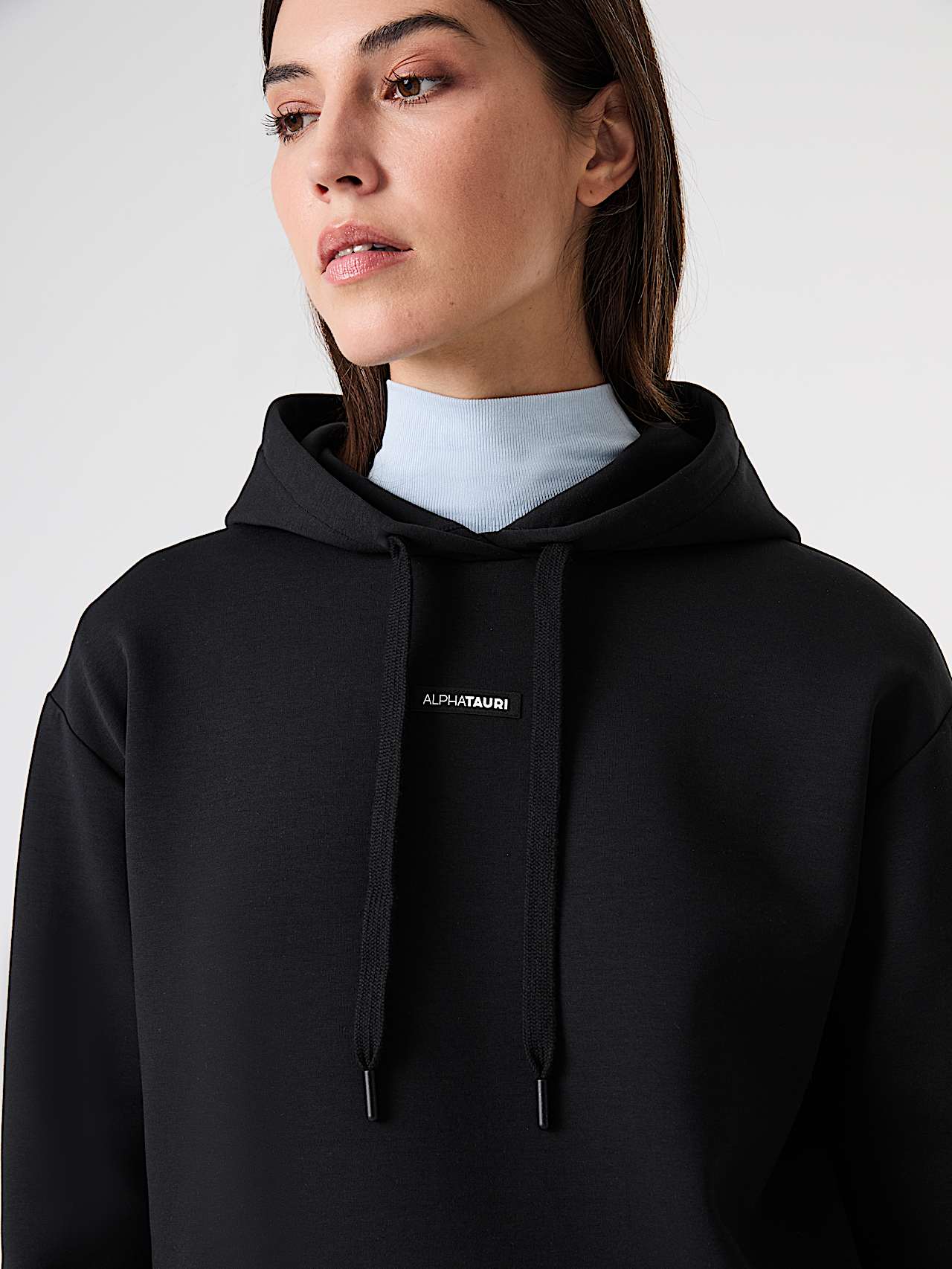 AlphaTauri | SURI V1.Y9.02 | Sudadera con capucha de corte holgado en interlock in Black for Mujer