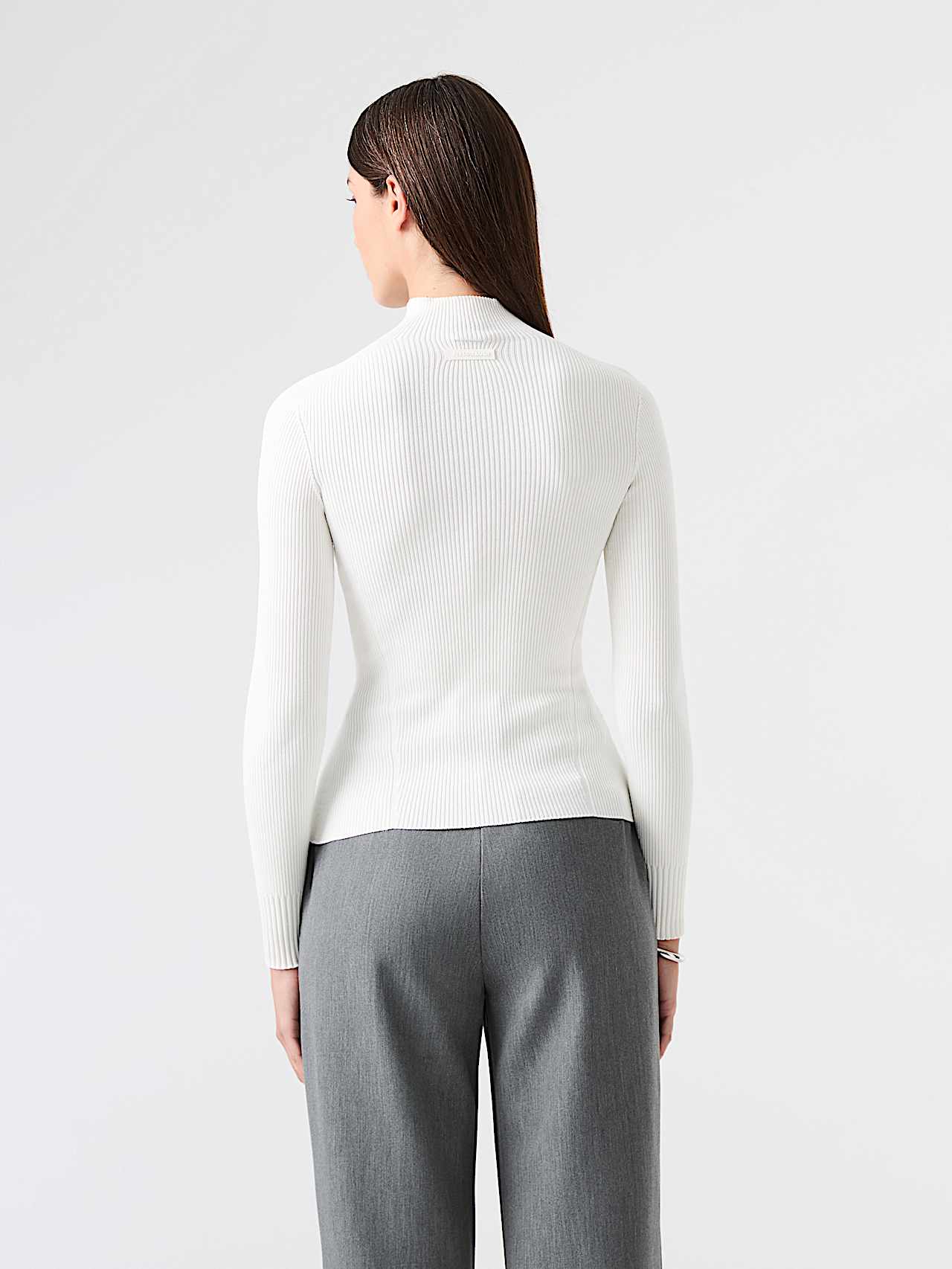 AlphaTauri | FIONA V1.Y9.02 | Leichter 3D-Strick Pullover mit Stehkragen in White für Damen