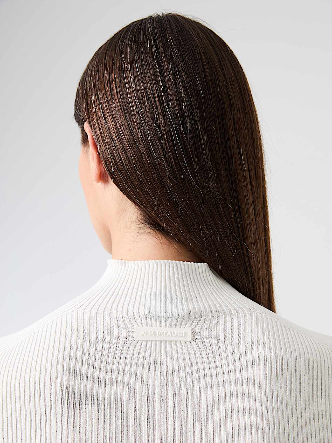 AlphaTauri | FIONA V1.Y9.02 | Sweat-shirt léger en maille 3D à col cheminée in White for Femme AlphaTauri | FIONA V1.Y9.02 | Sweat-shirt léger en maille 3D à col cheminée in White for Femme