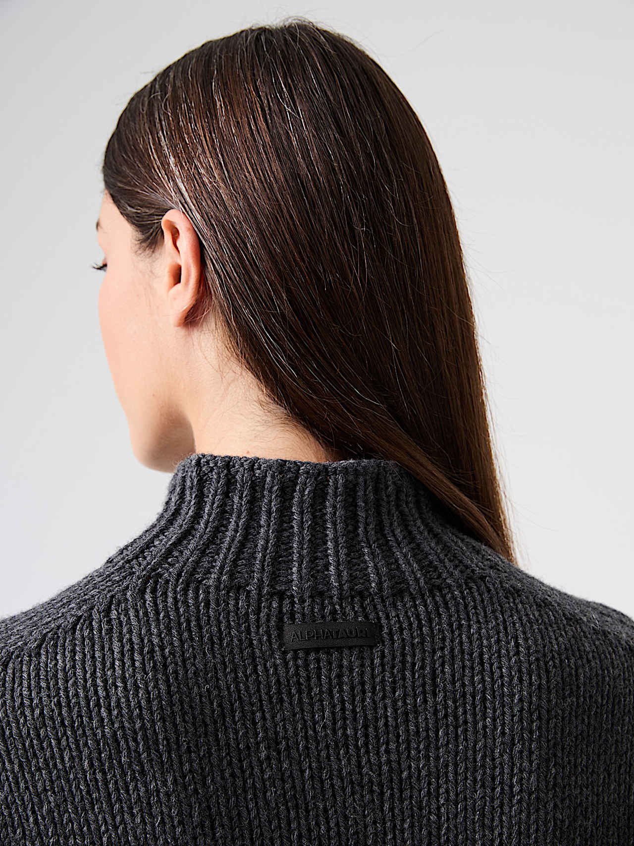 AlphaTauri | FAYE V1.Y9.02 | Jersey corto de punto grueso 3D in Dark Grey Melange for Mujer