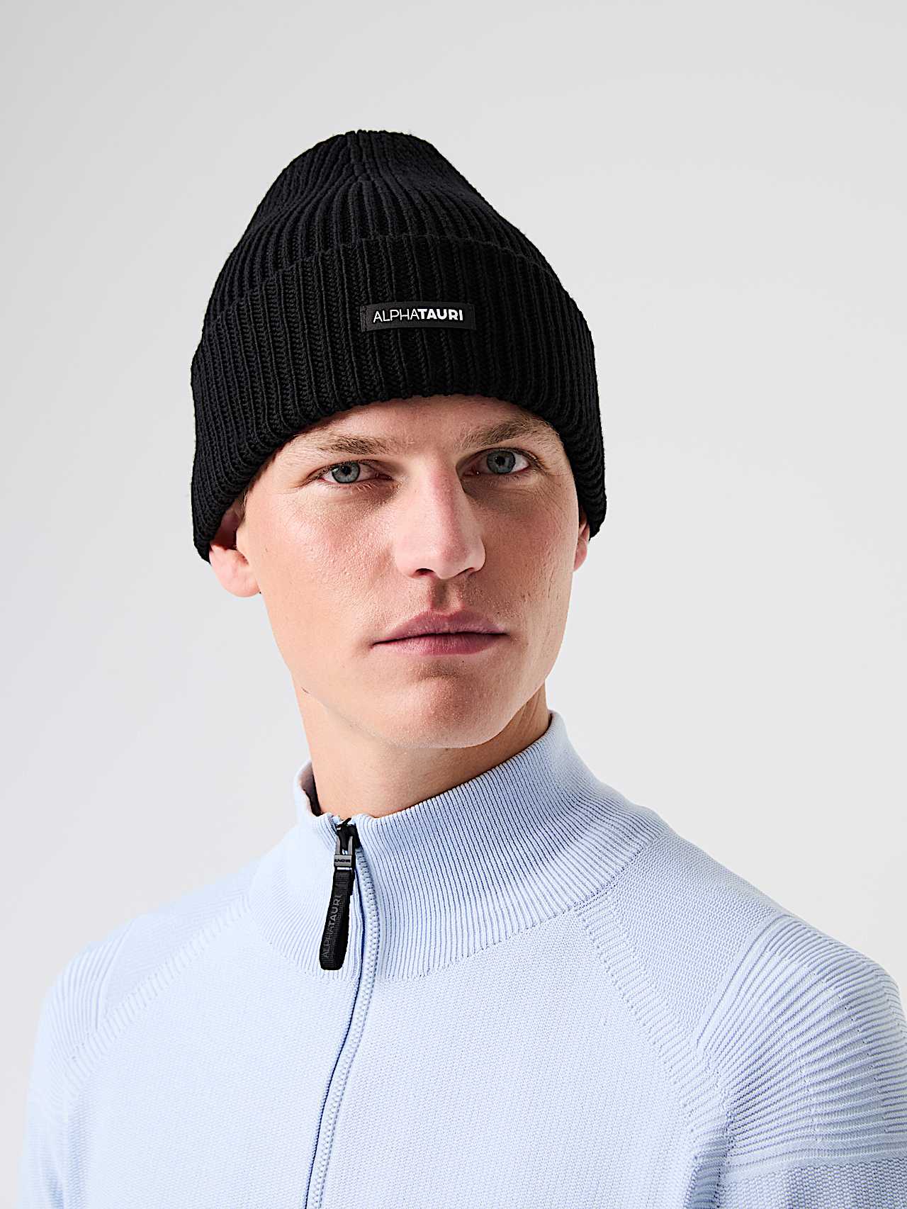 AlphaTauri | ARI V1.Y9.02  | Bonnet en grosse maille in Black for Unisexe