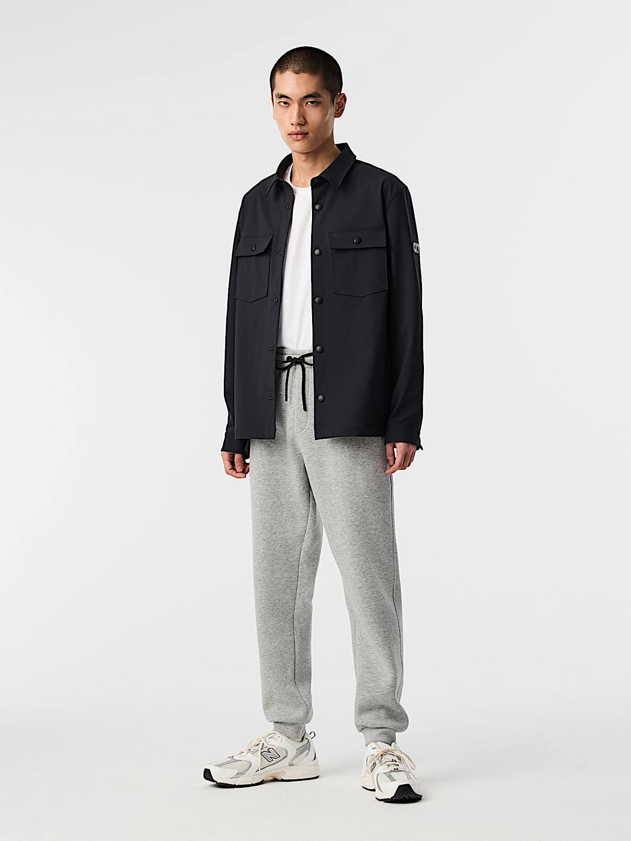 AlphaTauri | PHERO V2.Y8.02 | Signature Logo Sweatpants in Heather Grey for Hombre AlphaTauri | PHERO V2.Y8.02 | Signature Logo Sweatpants in Heather Grey for Hombre
