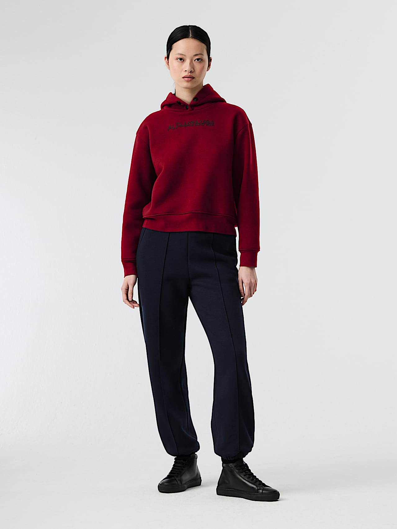 AlphaTauri | SERA V2.Y8.02 | Hoodie mit charakteristischem Logo in Dark Berry für Damen