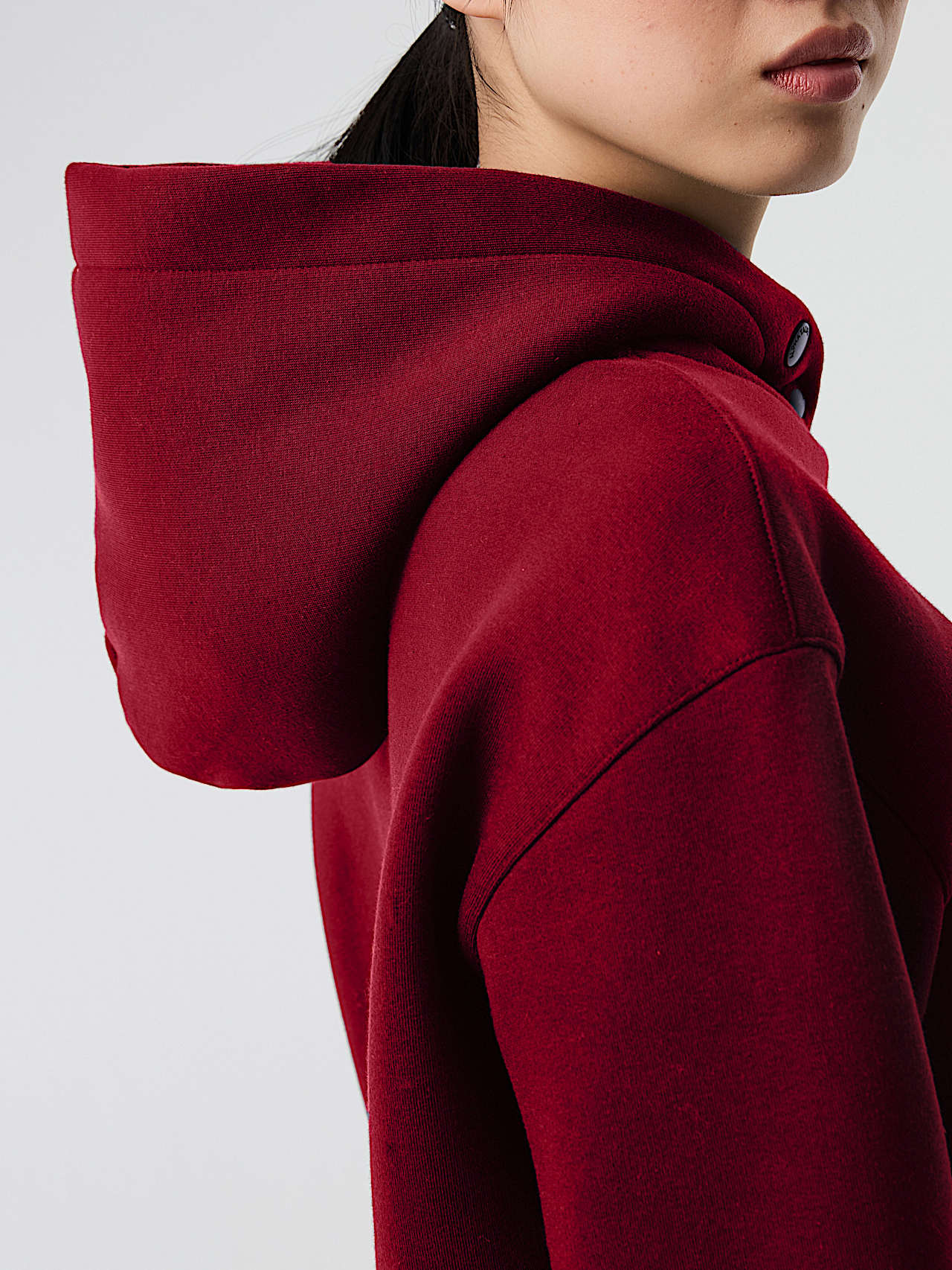 AlphaTauri | SERA V1.Y8.02 | Hoodie mit charakteristischem Logo in Dark Berry für Damen AlphaTauri | SERA V1.Y8.02 | Hoodie mit charakteristischem Logo in Dark Berry für Damen