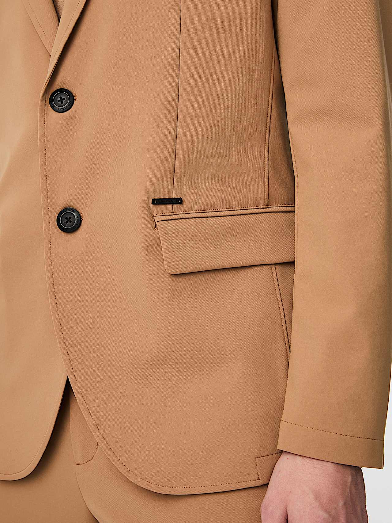 AlphaTauri | OSINA V2.Y9.02 | Blazer Performance Stretch in Camel for Hombre