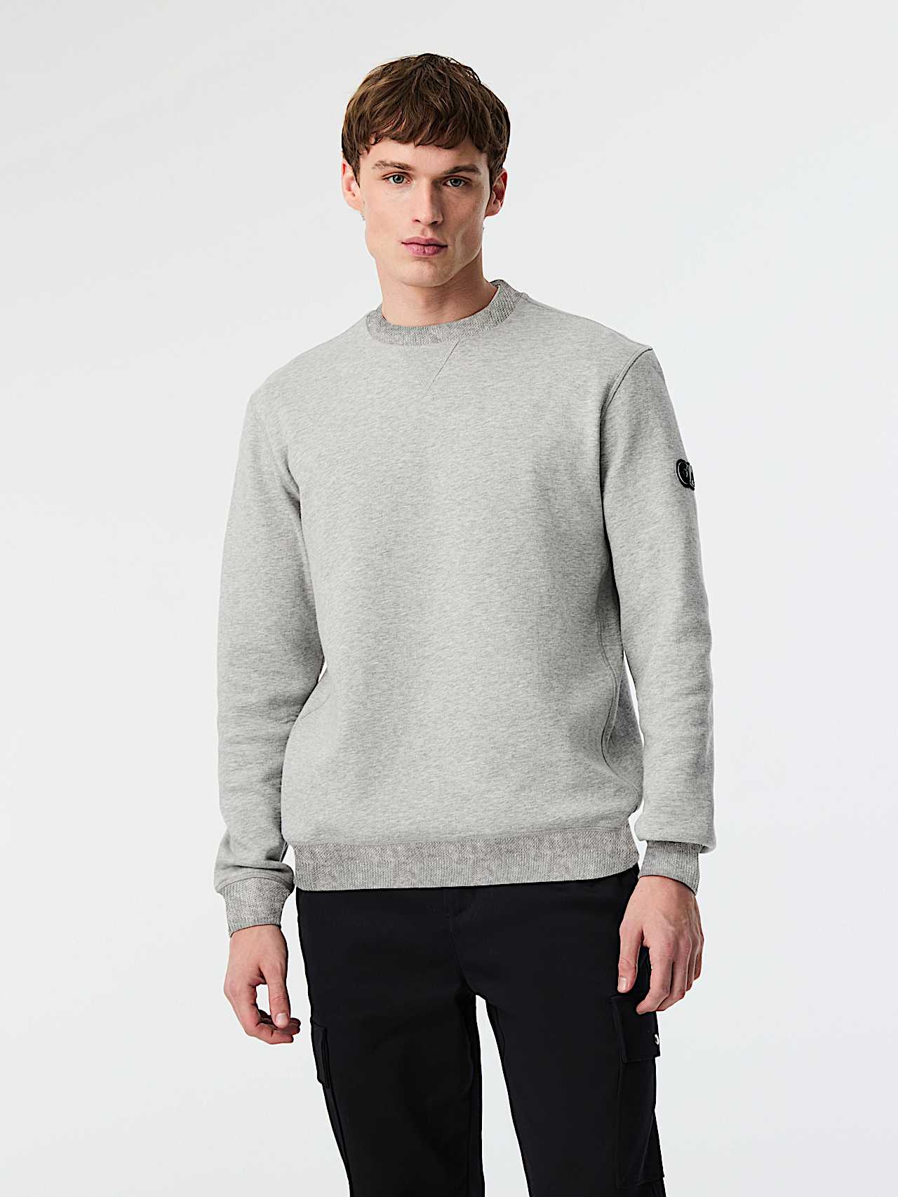 AlphaTauri | SEFAR V1.Y9.02 | Relaxed Fit Crewneck Sweatshirt in Heather Grey for Hombre AlphaTauri | SEFAR V1.Y9.02 | Relaxed Fit Crewneck Sweatshirt in Heather Grey for Hombre