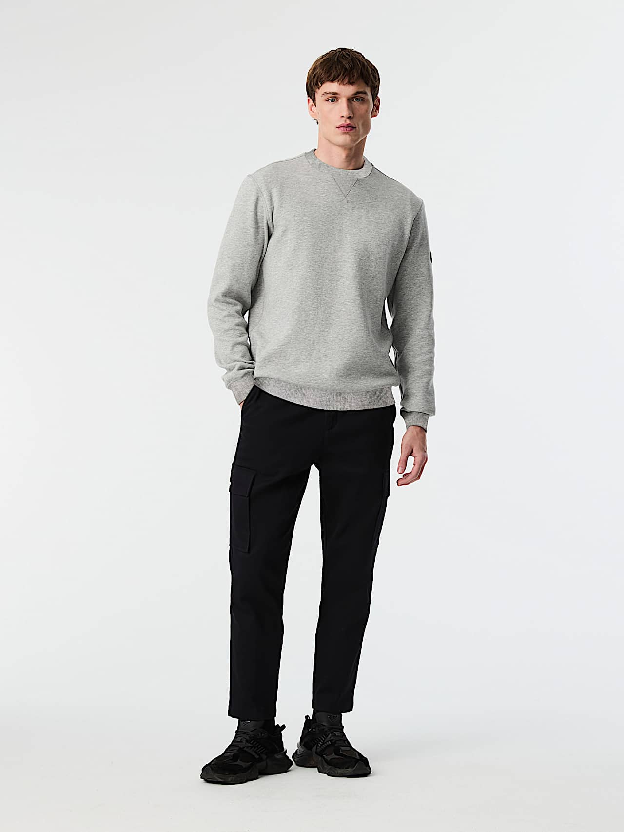 AlphaTauri | SEFAR V1.Y9.02 | Relaxed Fit Crewneck Sweatshirt in Heather Grey for Hombre AlphaTauri | SEFAR V1.Y9.02 | Relaxed Fit Crewneck Sweatshirt in Heather Grey for Hombre