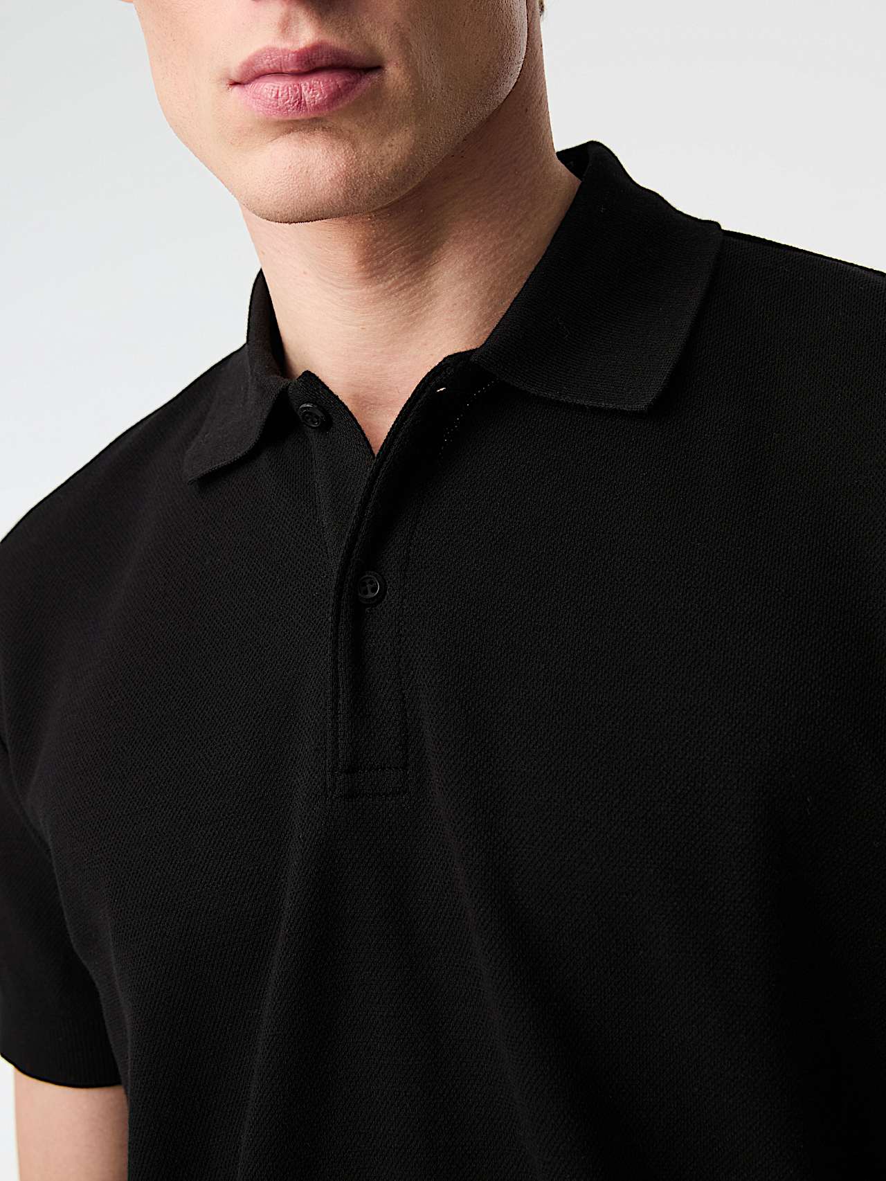 AlphaTauri | JEMMA V1.Y9.02 | Piqué Polo-Shirt in Black for Hombre AlphaTauri | JEMMA V1.Y9.02 | Piqué Polo-Shirt in Black for Hombre