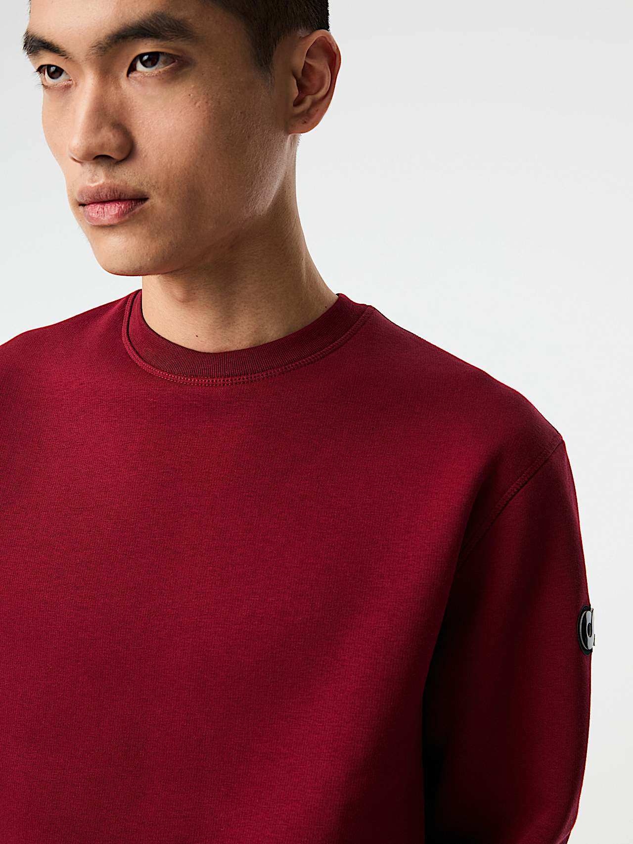 AlphaTauri | SERUA V3.Y9.02 | Signature Logo Crewneck Sweatshirt in Dark Berry for Hombre AlphaTauri | SERUA V3.Y9.02 | Signature Logo Crewneck Sweatshirt in Dark Berry for Hombre