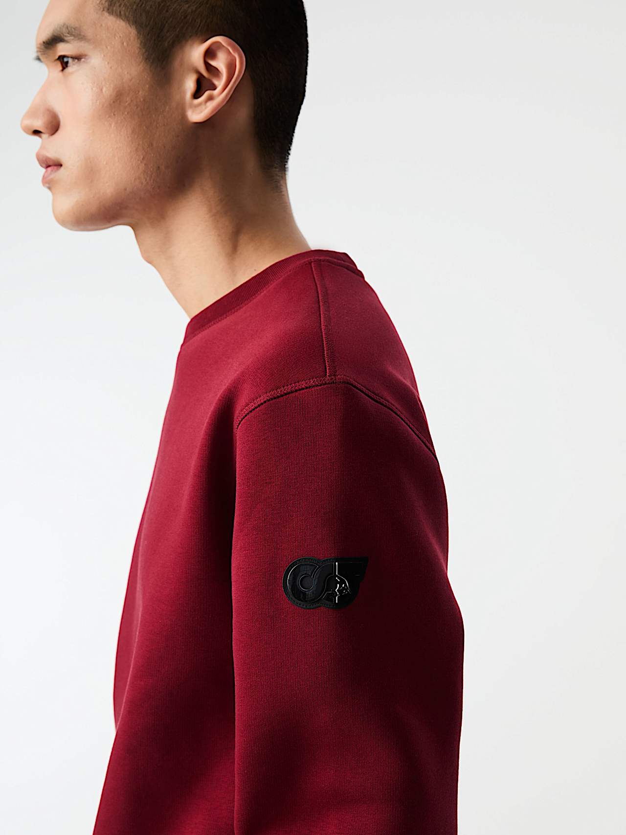 AlphaTauri | SERUA V3.Y9.02 | Signature Logo Crewneck Sweatshirt in Dark Berry for Hombre AlphaTauri | SERUA V3.Y9.02 | Signature Logo Crewneck Sweatshirt in Dark Berry for Hombre