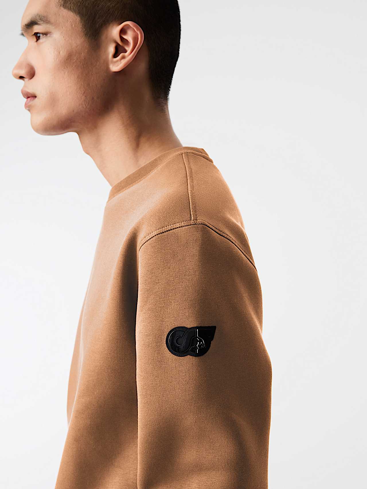 AlphaTauri | SERUA V3.Y9.02 | Felpa girocollo con logo Esclusivo in Camel for Uomo