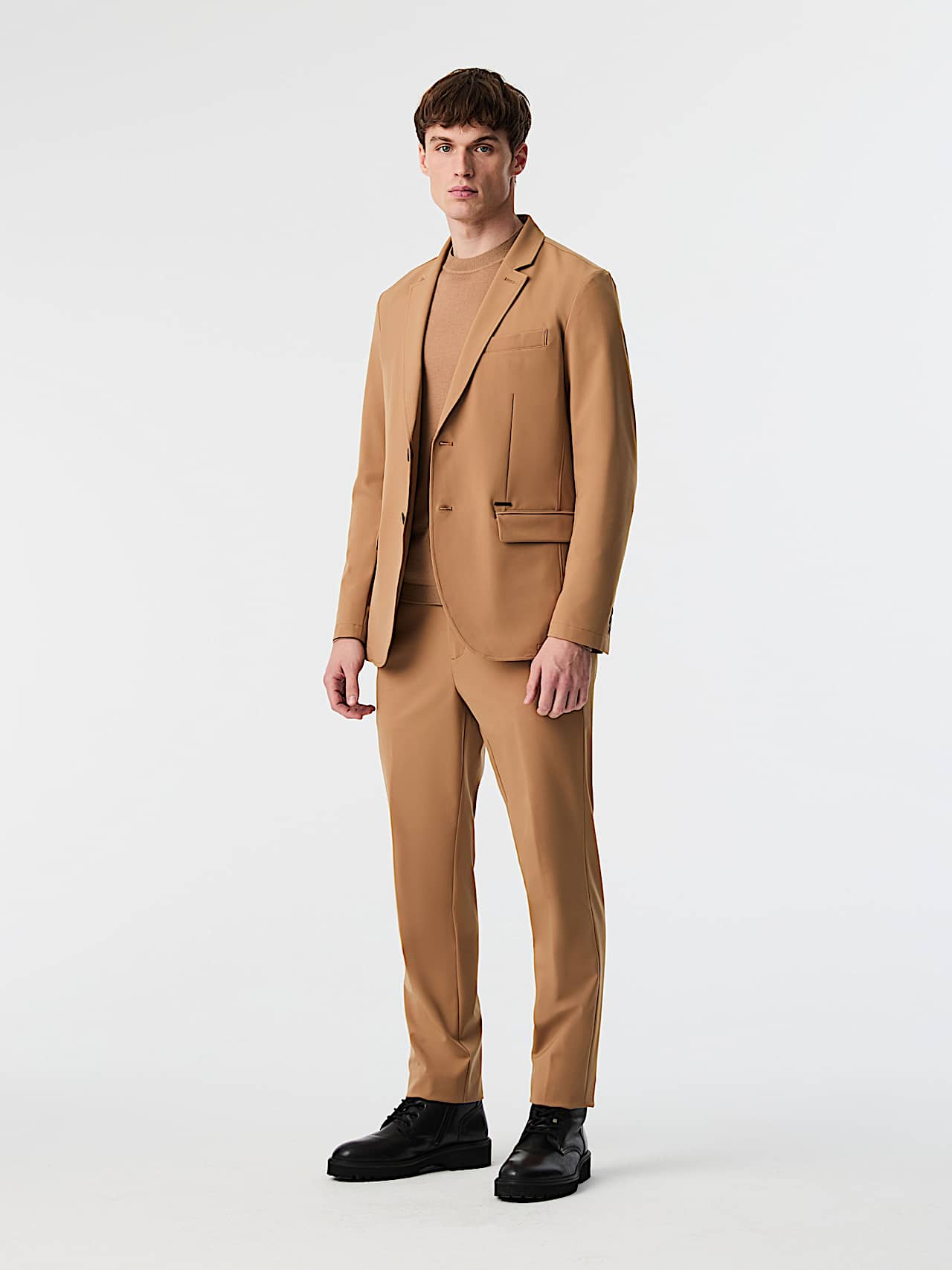 AlphaTauri | PALAS V1.Y8.02 | Performance Stretch Trousers in Camel for Men