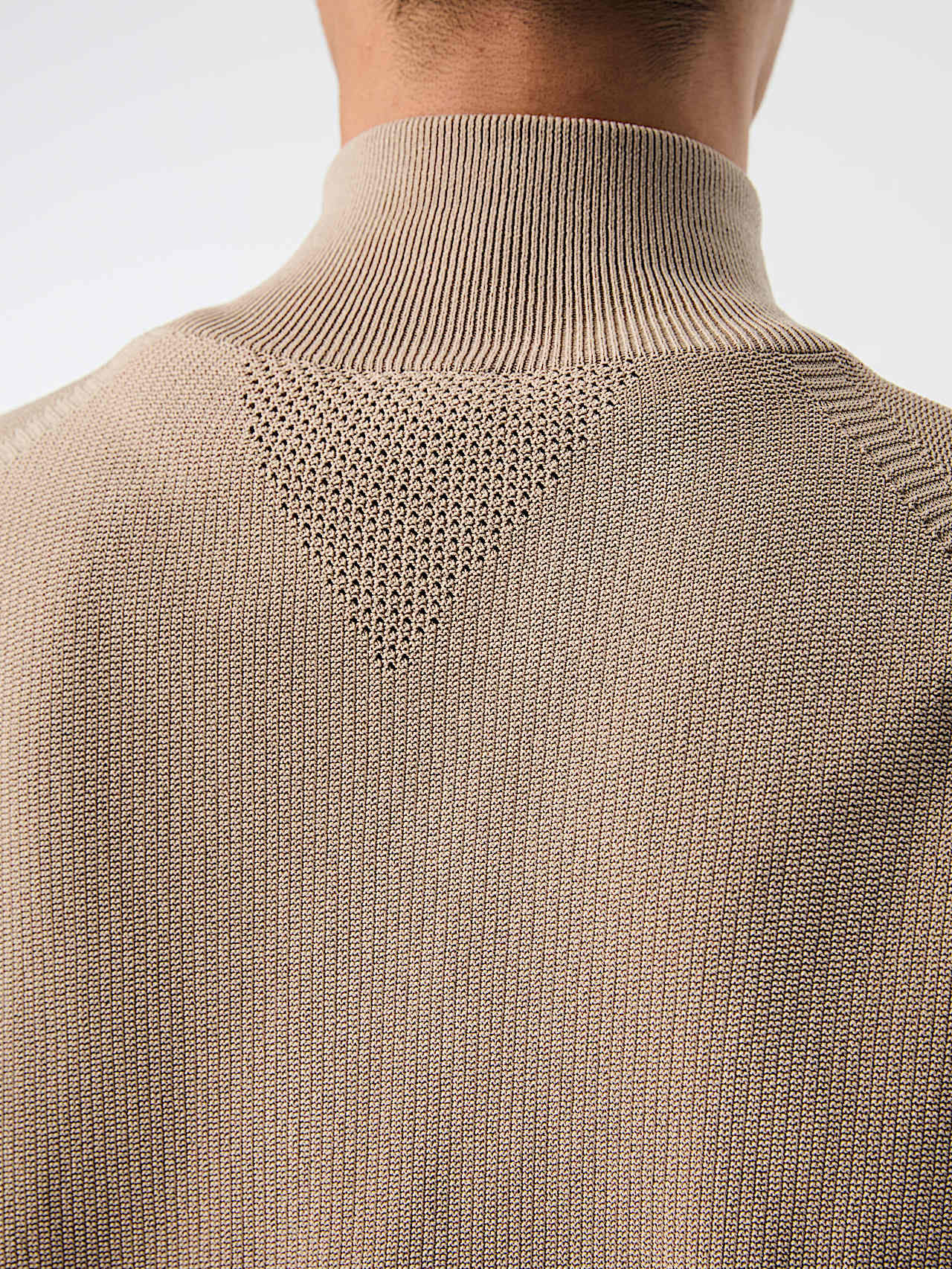 AlphaTauri | FROST V1.Y9.02 | Sweat-shirt à demi-fermeture zippée sans couture en maille 3D in Silver Beige for Homme