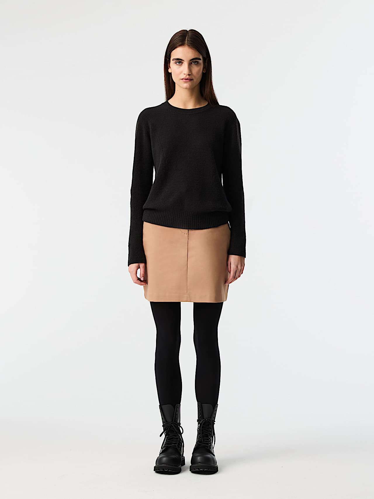 AlphaTauri | FAAMO V1.Y9.02 | Seamless 3D Knit Crewneck Sweater in Black for Mujer AlphaTauri | FAAMO V1.Y9.02 | Seamless 3D Knit Crewneck Sweater in Black for Mujer