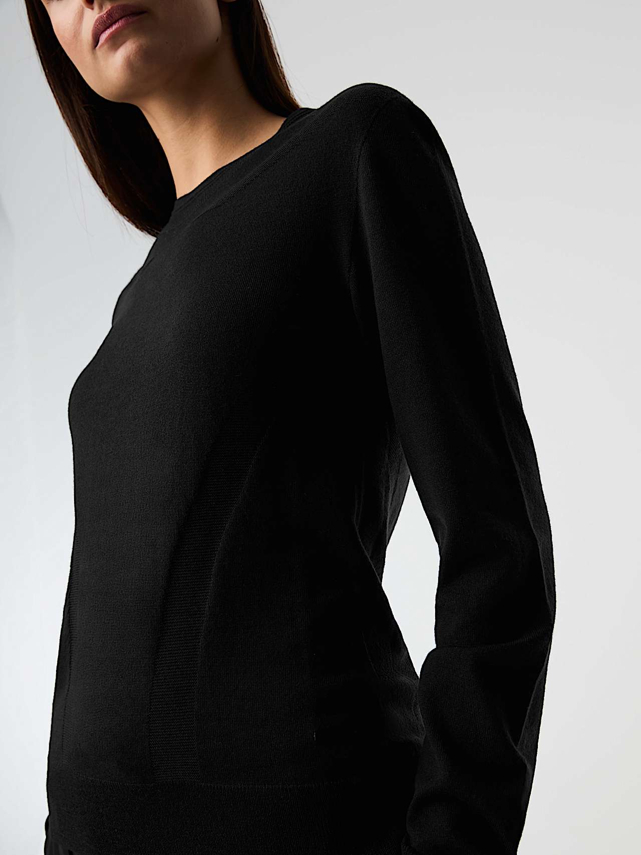 AlphaTauri | FATON V1.Y9.02 | Seamless 3D Knit Crewneck Sweater in Black for Mujer AlphaTauri | FATON V1.Y9.02 | Seamless 3D Knit Crewneck Sweater in Black for Mujer