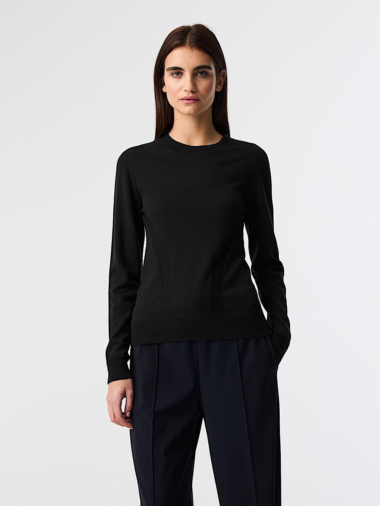 AlphaTauri | FATON V1.Y9.02 | Seamless 3D Knit Crewneck Sweater in Black for Mujer AlphaTauri | FATON V1.Y9.02 | Seamless 3D Knit Crewneck Sweater in Black for Mujer