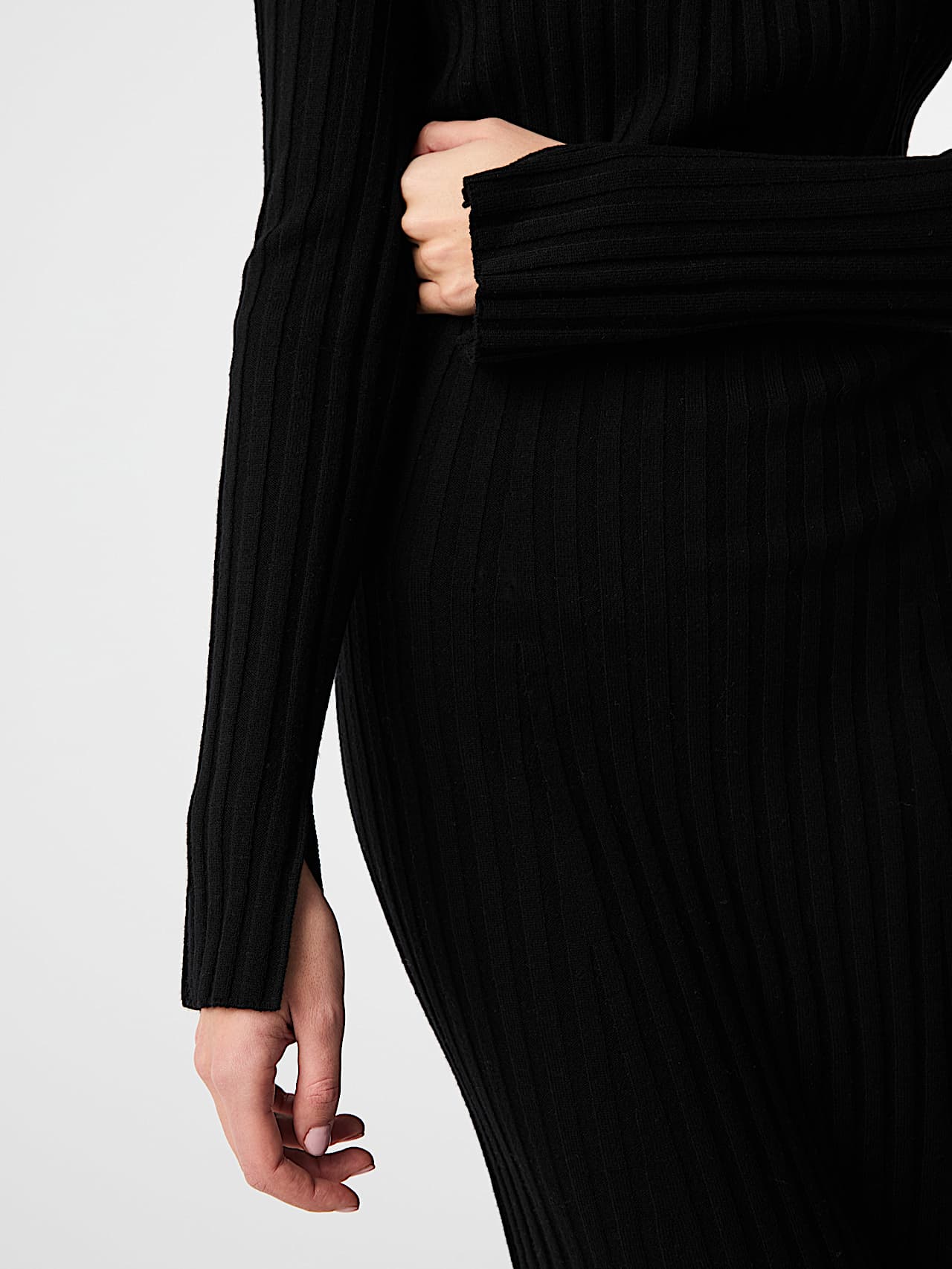 AlphaTauri | FOLAS V2.Y9.02 | Nahtloses 3D-Strick-Midikleid in Schwarz für Damen
