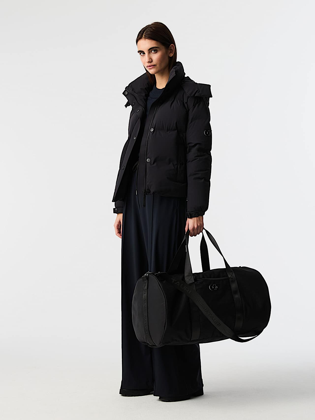 AlphaTauri | AGATE V1.Y9.02 | Weekender Bag in Black for Unisexe AlphaTauri | AGATE V1.Y9.02 | Weekender Bag in Black for Unisexe