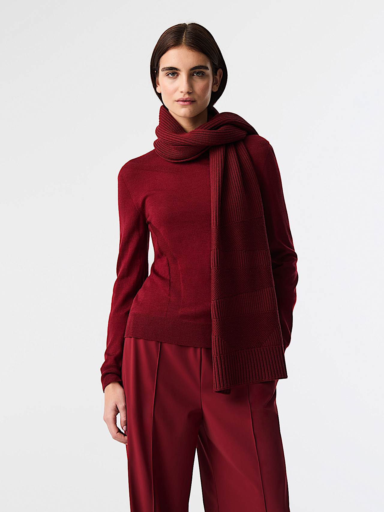 AlphaTauri | AMBAR V1.Y9.02 | Écharpe en maille 3D in Dark Berry for Unisexe