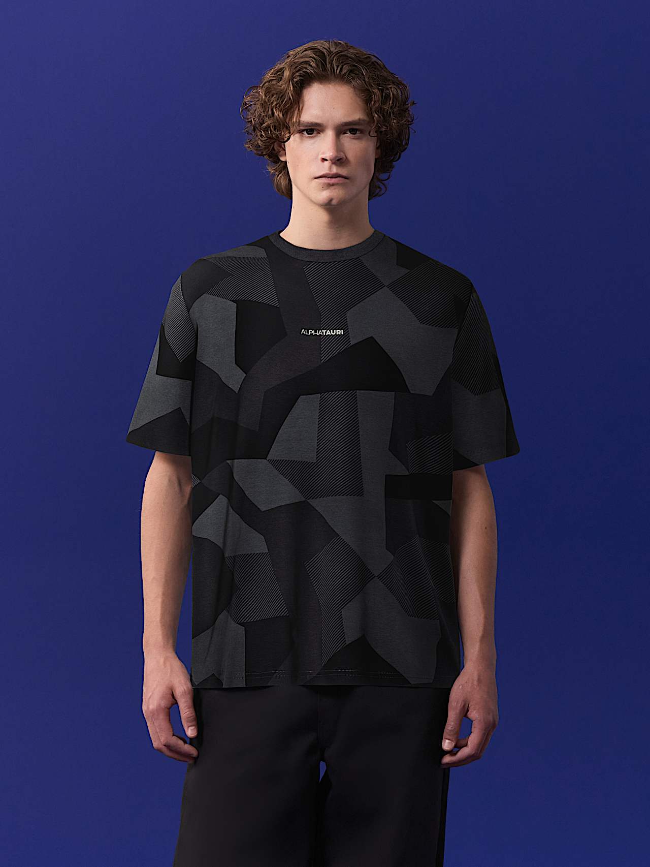 AlphaTauri | T-Shirt mit Allover-Print | Olympic Team Austria Kollektion in Black für Herren