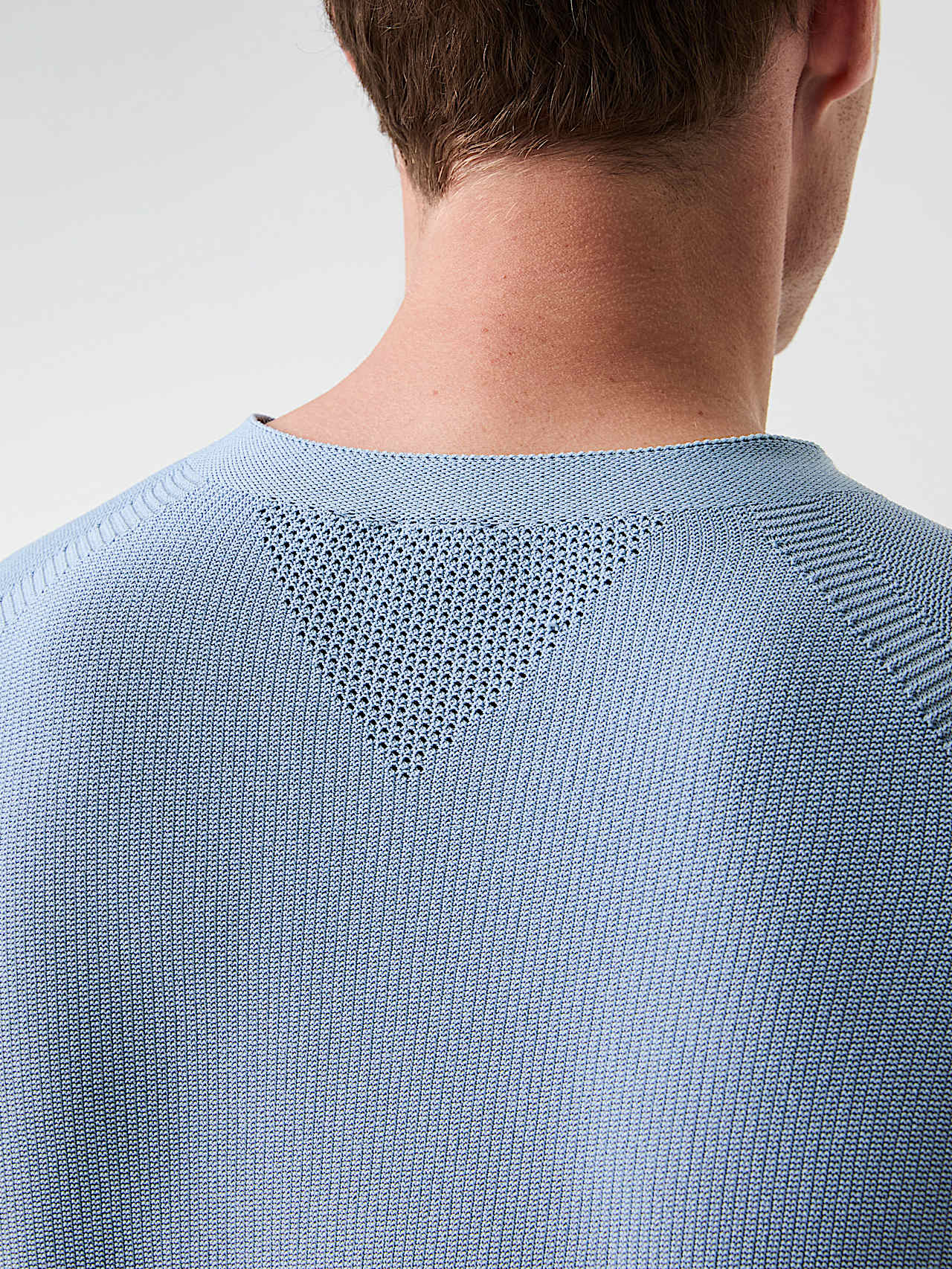 AlphaTauri | FOSOP V4.Y8.02 | Sweat-shirt ras du cou en maille de performance 3D sans coutures in Fog Blue for Homme