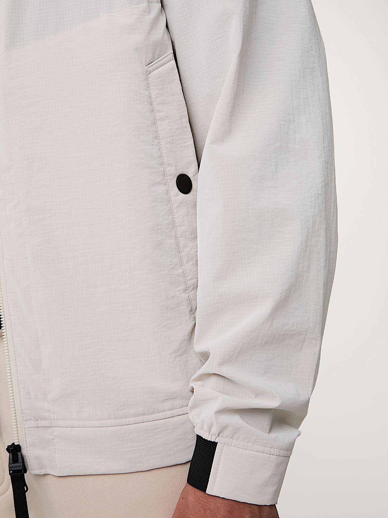 AlphaTauri | OMIDO V1.Y9.01 | Leichte Jacke in Cremeweiß für Herren