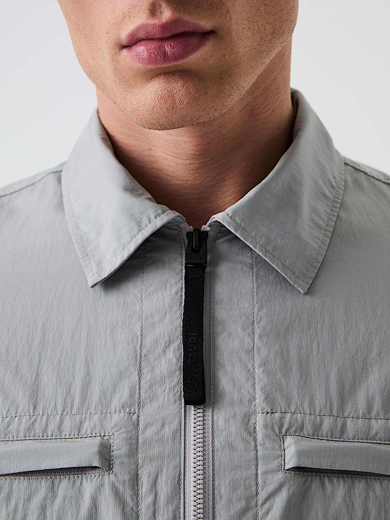 AlphaTauri | OLUM V1.Y9.01 | Surchemise légère in Gris Moyen for Homme