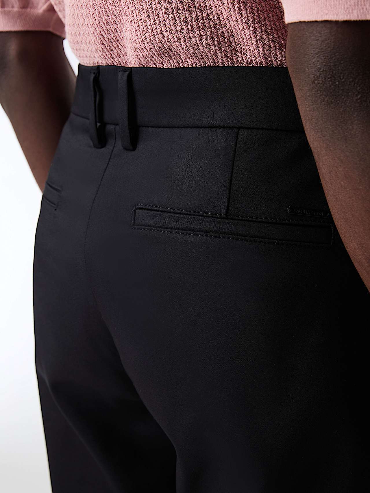 AlphaTauri | PADEN V2.Y9.01 | Pantaloni in cotone elasticizzato con piega in Nero for Uomo AlphaTauri | PADEN V2.Y9.01 | Pantaloni in cotone elasticizzato con piega in Nero for Uomo