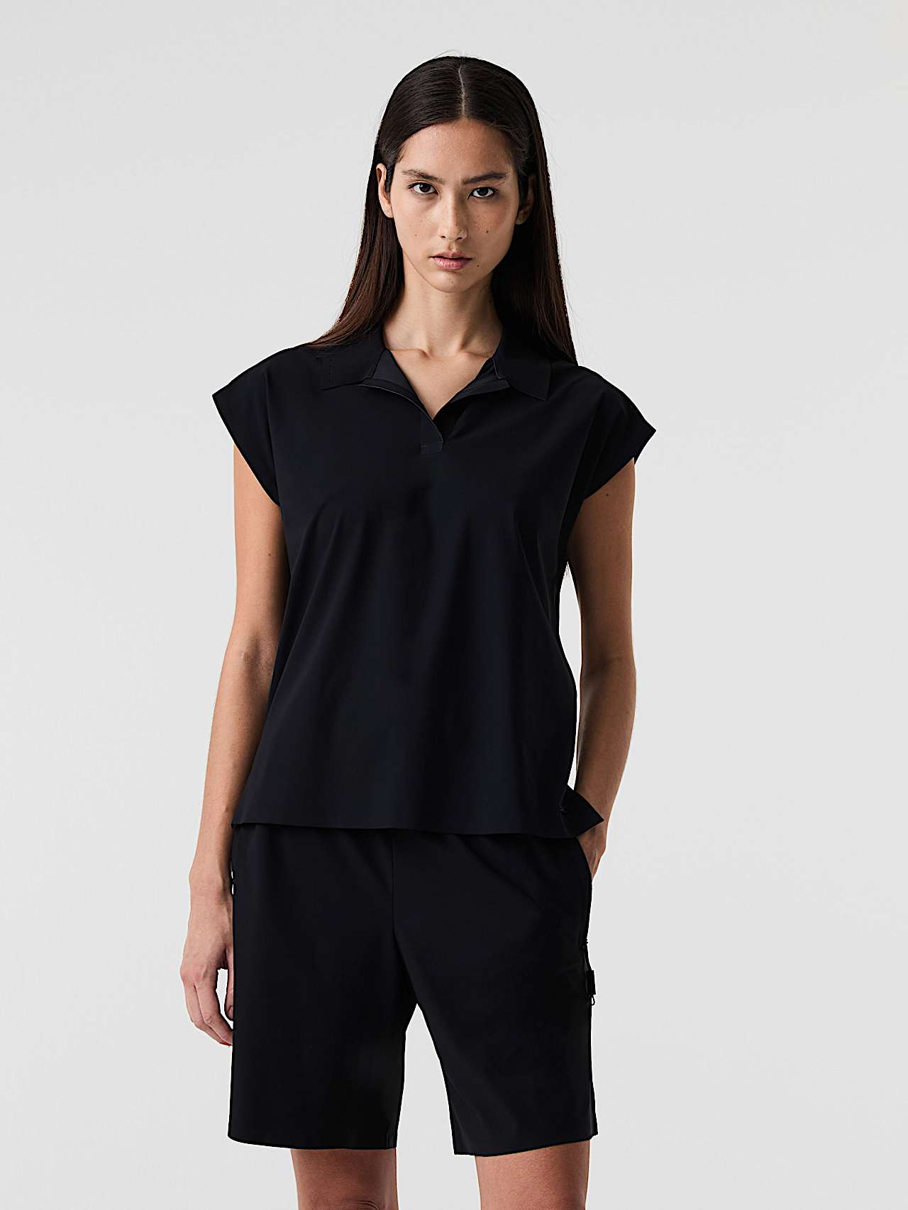 AlphaTauri | JEUWOL V1.Y9.01 | Power Stretch Jersey Polo-Shirt in Black for Women
