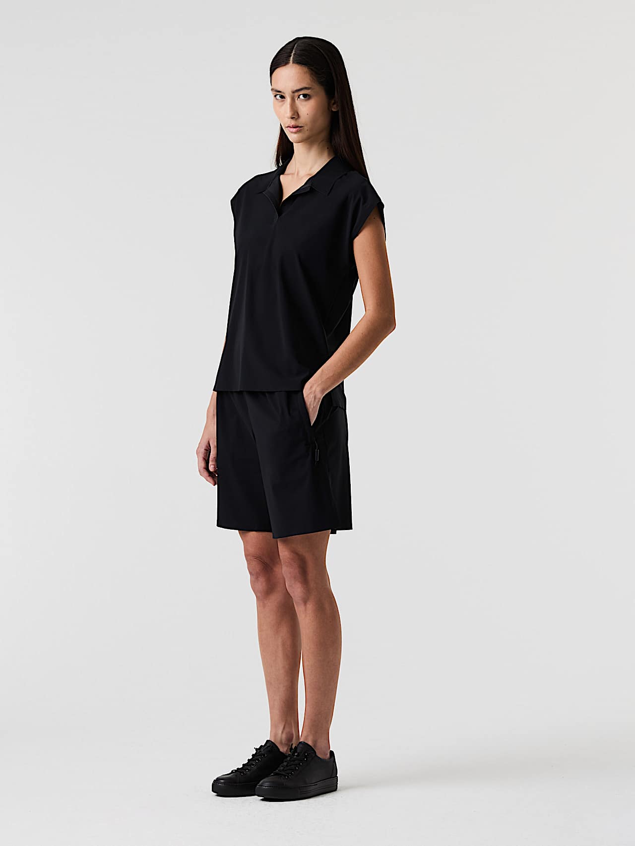 AlphaTauri | JEUWOL V1.Y9.01 | Power Stretch Jersey Polo-Shirt in Black for Women