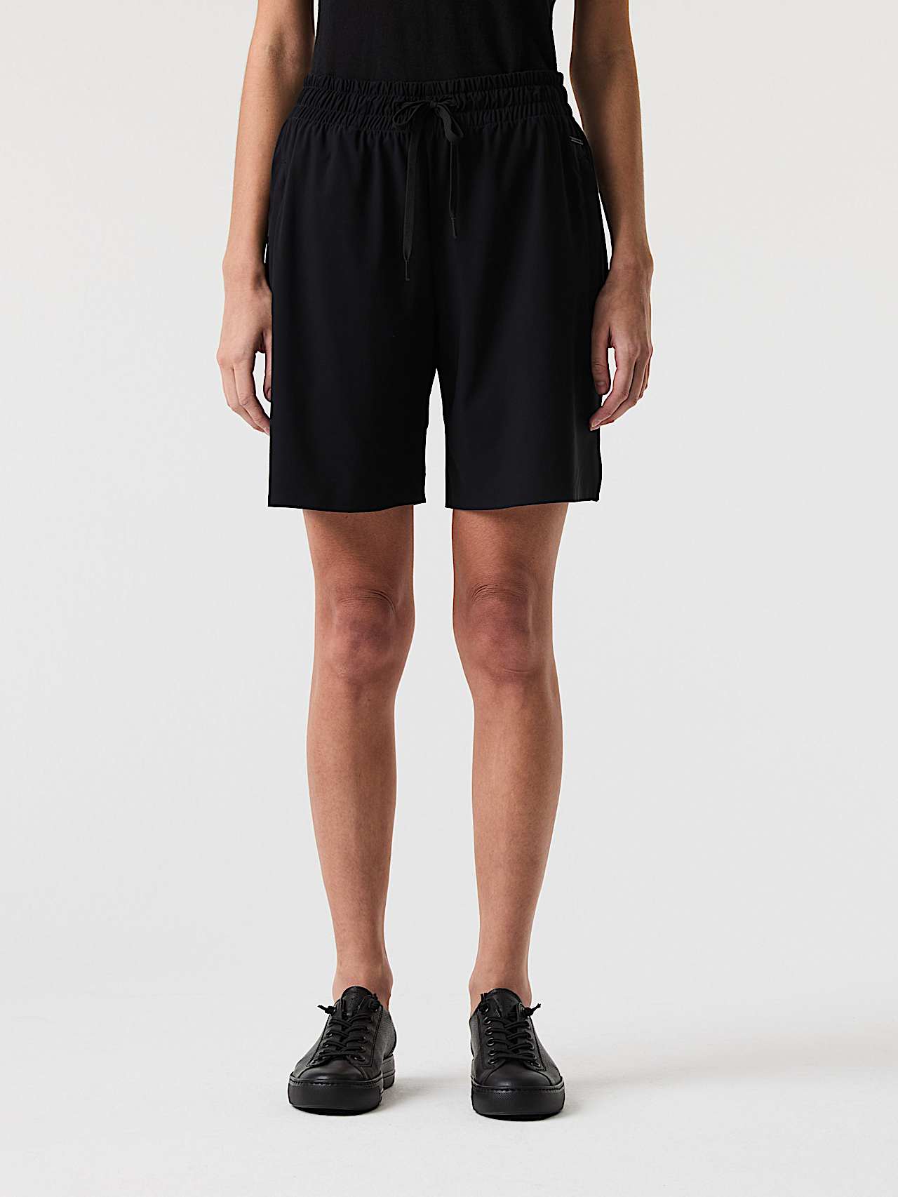 AlphaTauri | PIRT V1.Y9.01 | Pantalones cortos de punto Power Stretch in Negro for Mujer