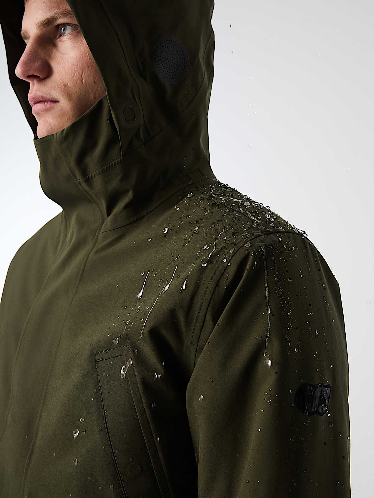 AlphaTauri | KOOV V10.Y7.02 | Parka pliable déperlante emblématique en Taurobran® in Vert Foncé for Homme