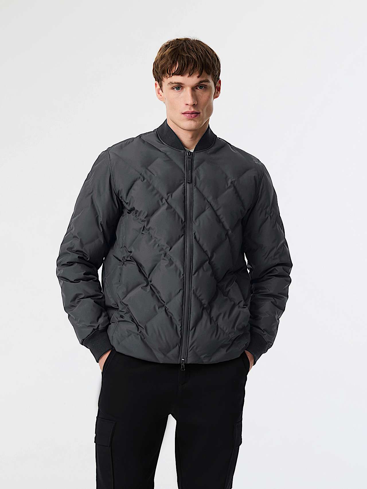 AlphaTauri | OCTAL V1.Y9.02 | Chaqueta bomber acolchada Primaloft® in Dark Moss for Hombre