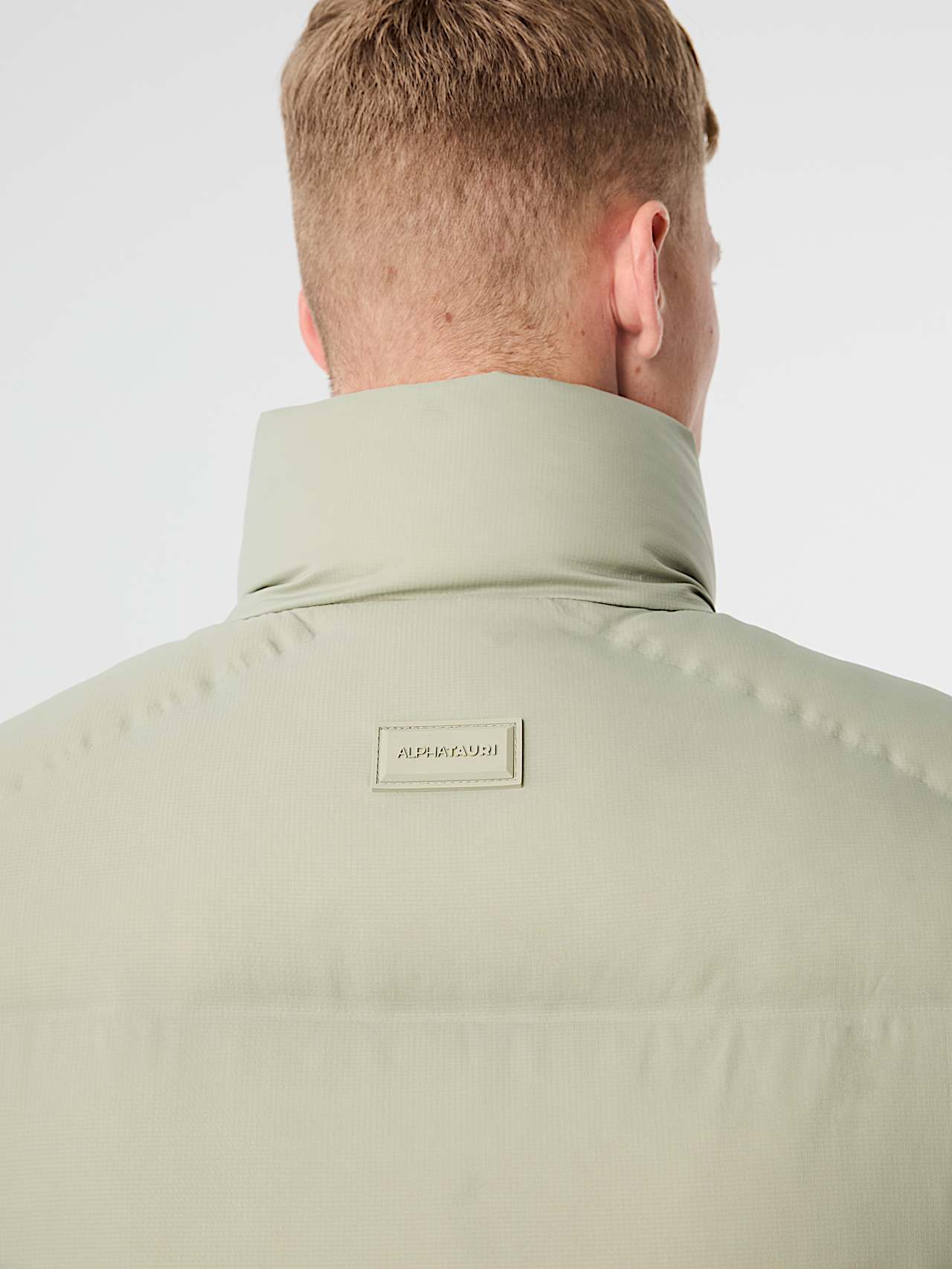 AlphaTauri | OLAVEN V1.Y10.02 | Smanicato in piumino ultraleggero in Dark Sage for Uomo
