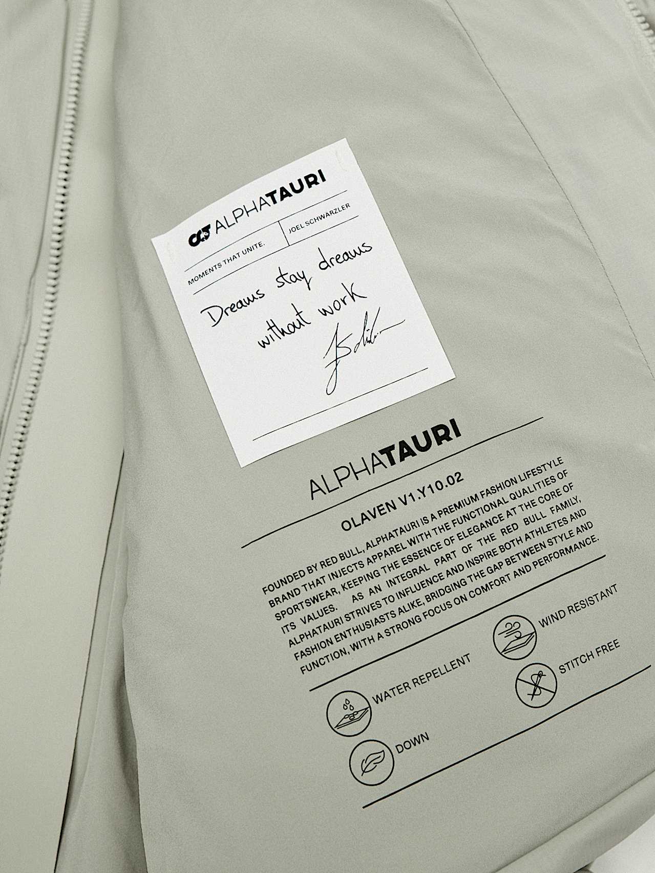 AlphaTauri | OLAVEN V1.Y10.02 | Smanicato in piumino ultraleggero in Moments that Unite for Uomo